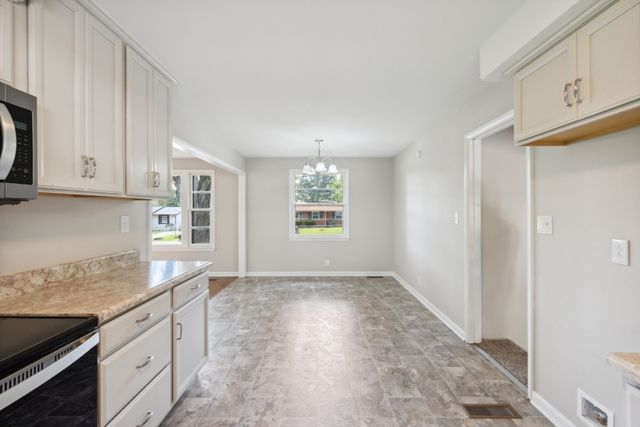 30 Dalewood Dr, Clarksville, TN 37042