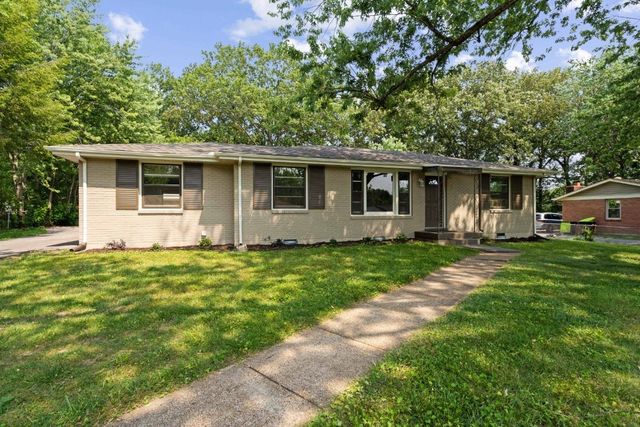 30 Dalewood Dr, Clarksville, TN 37042