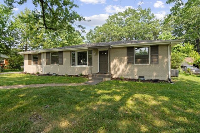 30 Dalewood Dr, Clarksville, TN 37042