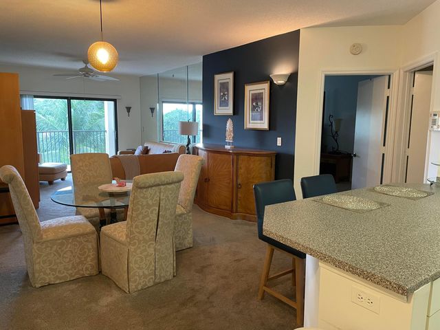 2105 Lavers Circle 407, Delray Beach, FL 33444