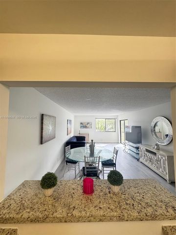 163 Lakeview Dr 204, Weston, FL 33326