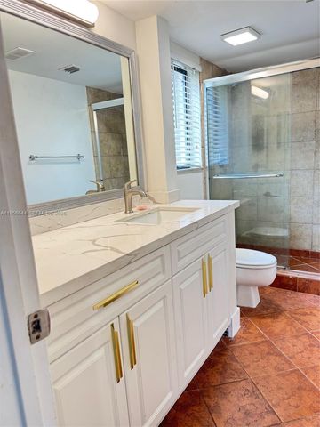 163 Lakeview Dr 204, Weston, FL 33326