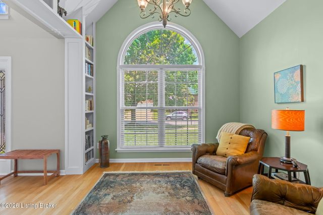 4036 Pleasant Glen Dr, Louisville, KY 40299