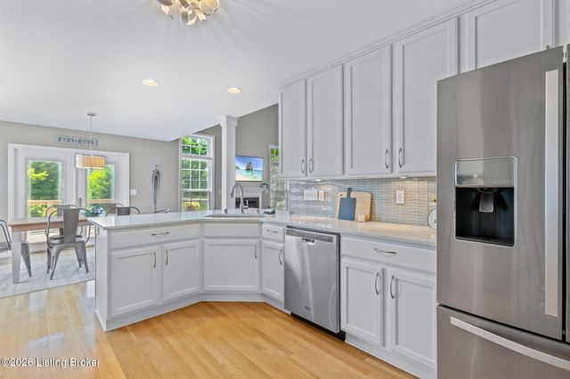 4036 Pleasant Glen Dr, Louisville, KY 40299
