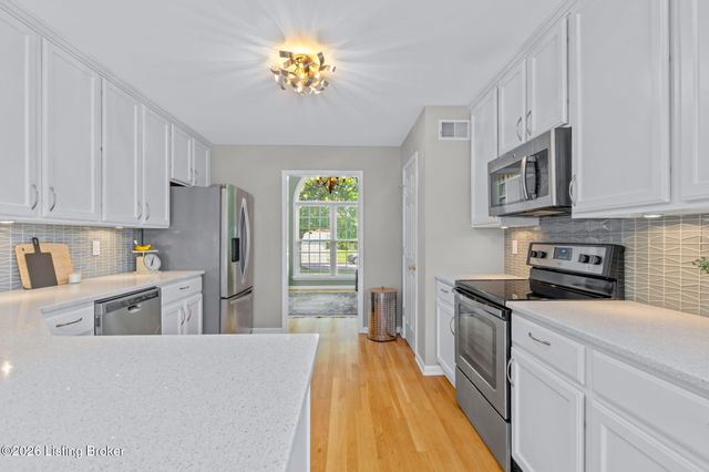 4036 Pleasant Glen Dr, Louisville, KY 40299