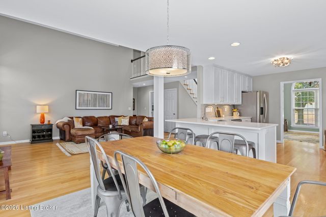 4036 Pleasant Glen Dr, Louisville, KY 40299