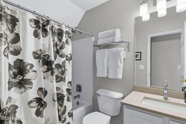 4036 Pleasant Glen Dr, Louisville, KY 40299