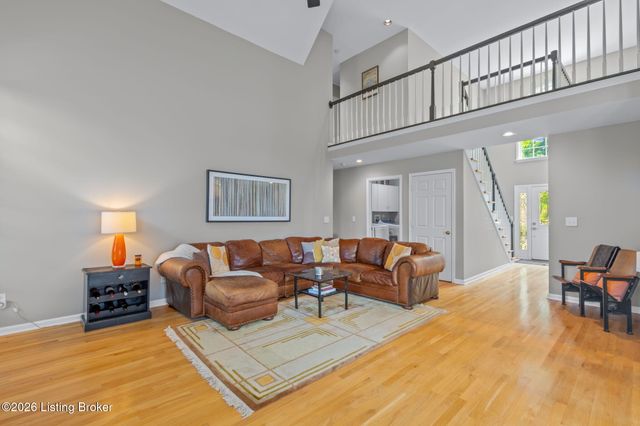 4036 Pleasant Glen Dr, Louisville, KY 40299