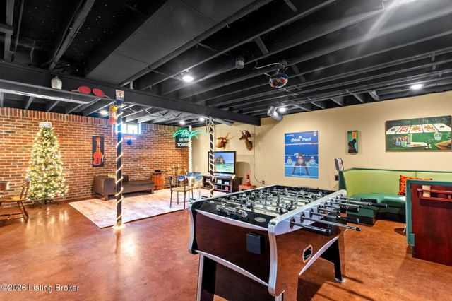 4036 Pleasant Glen Dr, Louisville, KY 40299