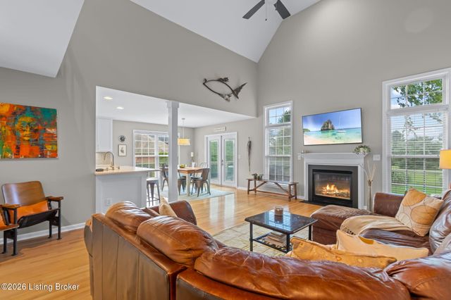 4036 Pleasant Glen Dr, Louisville, KY 40299