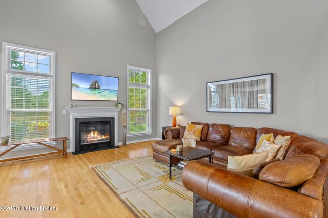 4036 Pleasant Glen Dr, Louisville, KY 40299