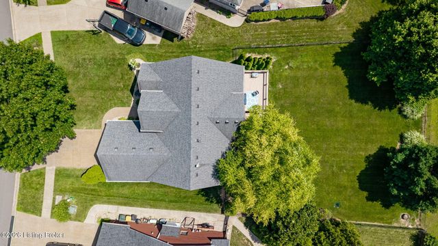 4036 Pleasant Glen Dr, Louisville, KY 40299