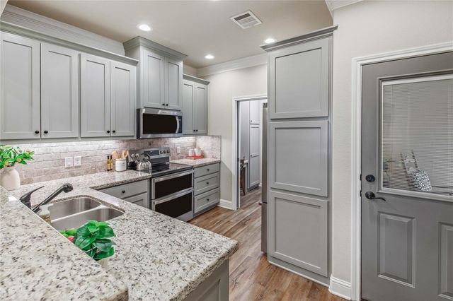 1753 Summit Crossing Lane, College Station, TX 77845