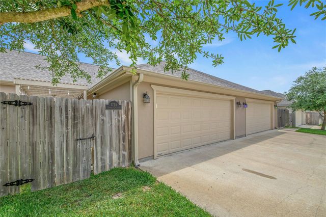 1753 Summit Crossing Lane, College Station, TX 77845