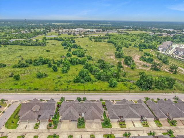 1753 Summit Crossing Lane, College Station, TX 77845