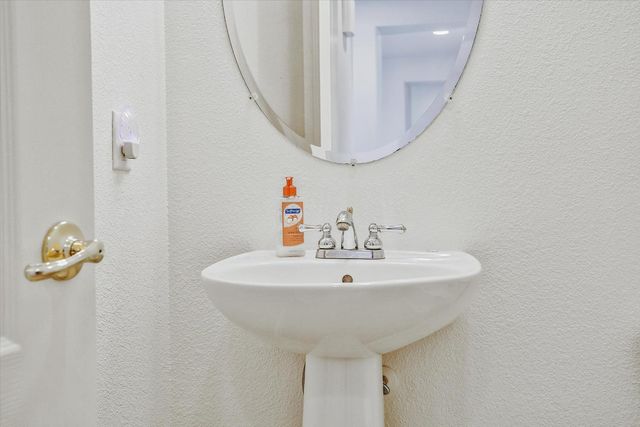 7066 Kentfield Dr, Shingle Springs, CA 95682