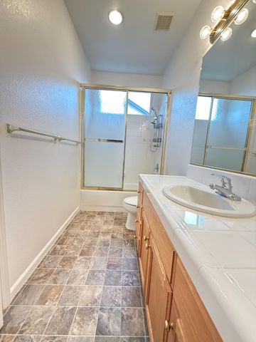 7066 Kentfield Dr, Shingle Springs, CA 95682