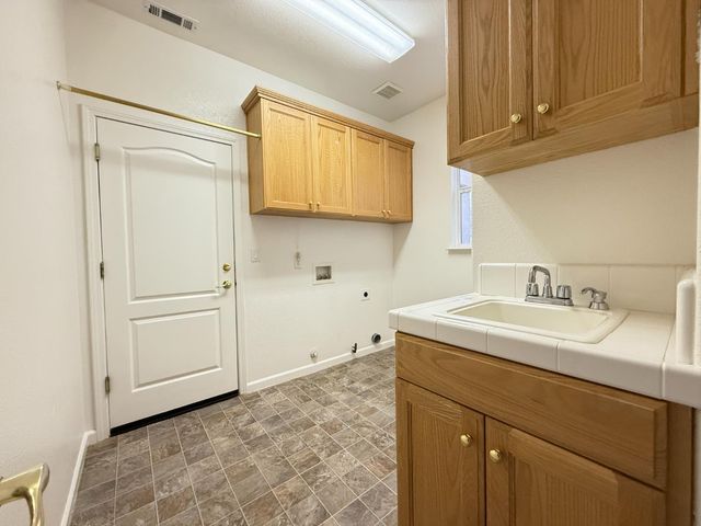 7066 Kentfield Dr, Shingle Springs, CA 95682