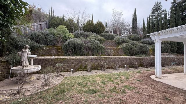 7066 Kentfield Dr, Shingle Springs, CA 95682