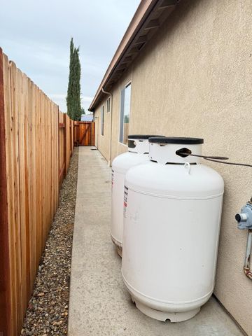 7066 Kentfield Dr, Shingle Springs, CA 95682