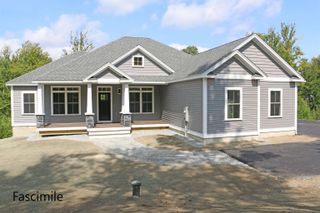431 Dawn Court # 17, Pembroke, NH 03275