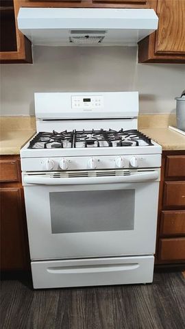 860 Brandy Oaks Lane, Stone Mountain, GA 30088