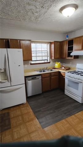 860 Brandy Oaks Lane, Stone Mountain, GA 30088