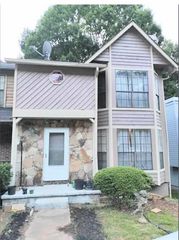 860 Brandy Oaks Lane, Stone Mountain, GA 30088