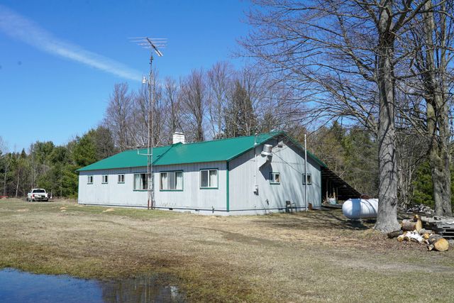 5840 Wildwood Road, Alger, MI 48610