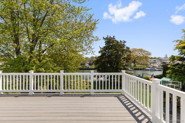 20 Carman Street, Massapequa, NY 11758