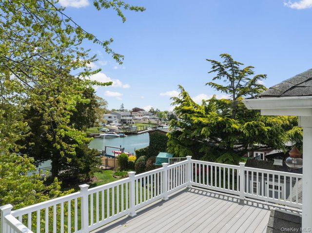20 Carman Street, Massapequa, NY 11758