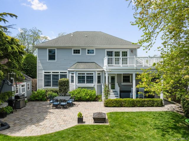 20 Carman Street, Massapequa, NY 11758