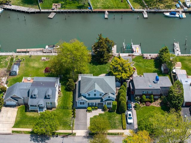 20 Carman Street, Massapequa, NY 11758