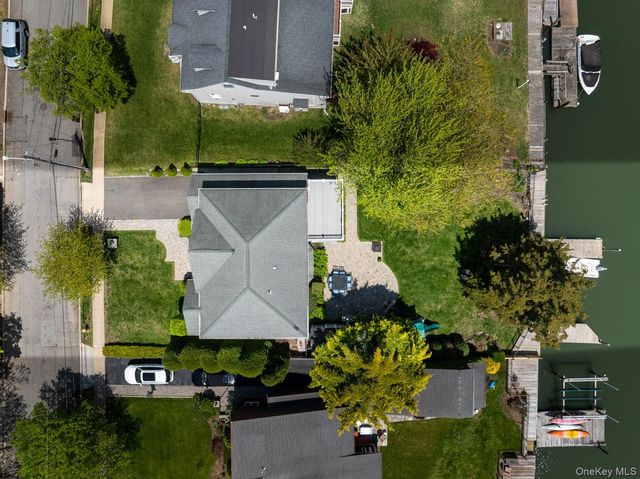 20 Carman Street, Massapequa, NY 11758