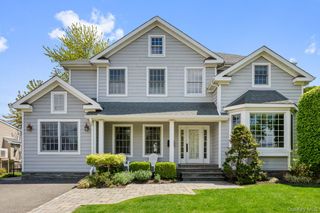 20 Carman Street, Massapequa, NY 11758