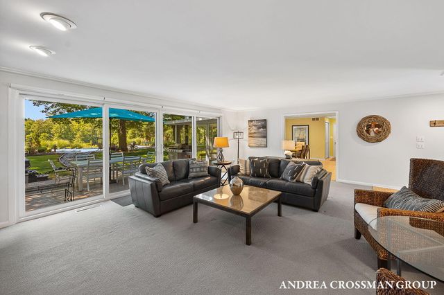 2056 Lakeshore Drive, Ganges Twp, MI 49408