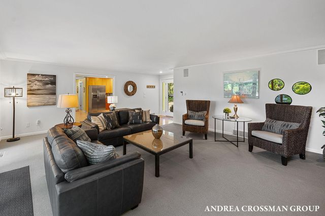 2056 Lakeshore Drive, Ganges Twp, MI 49408