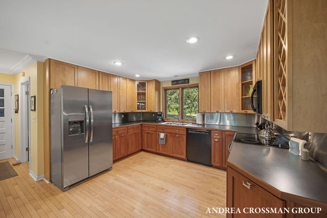 2056 Lakeshore Drive, Ganges Twp, MI 49408