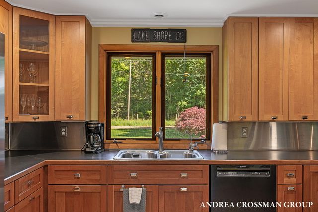 2056 Lakeshore Drive, Ganges Twp, MI 49408