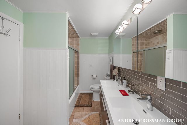 2056 Lakeshore Drive, Ganges Twp, MI 49408