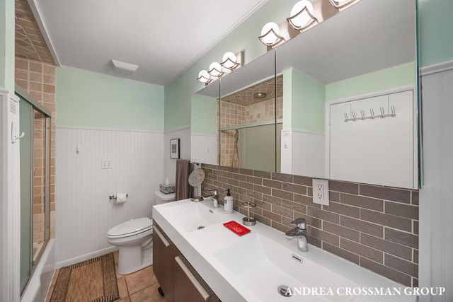 2056 Lakeshore Drive, Ganges Twp, MI 49408