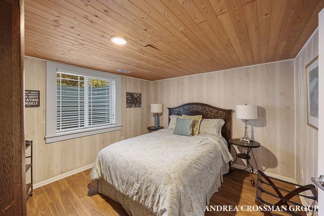 2056 Lakeshore Drive, Ganges Twp, MI 49408
