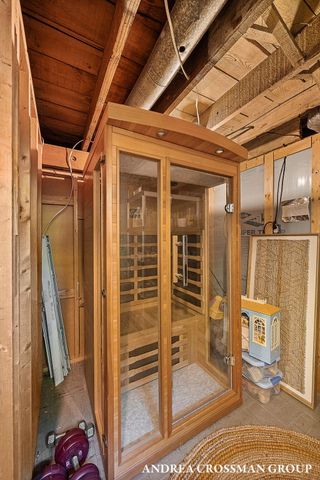 2056 Lakeshore Drive, Ganges Twp, MI 49408