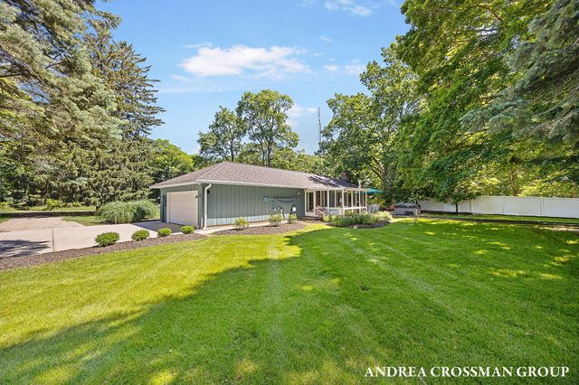 2056 Lakeshore Drive, Ganges Twp, MI 49408
