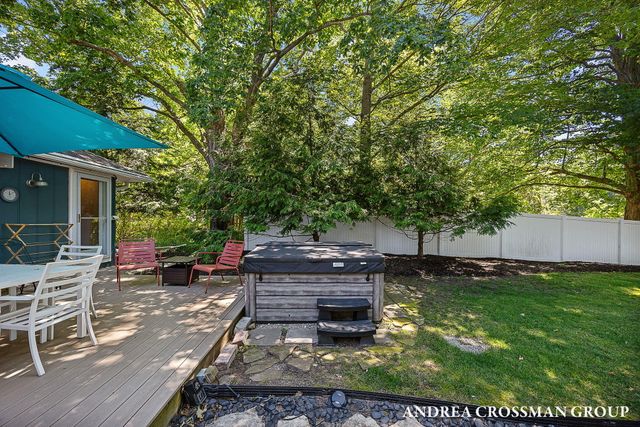 2056 Lakeshore Drive, Ganges Twp, MI 49408