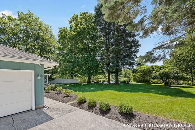 2056 Lakeshore Drive, Ganges Twp, MI 49408