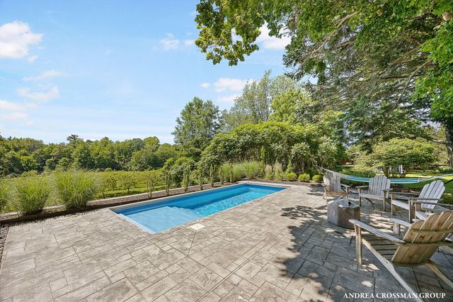 2056 Lakeshore Drive, Ganges Twp, MI 49408