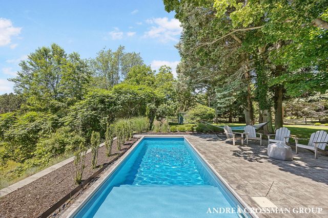 2056 Lakeshore Drive, Ganges Twp, MI 49408