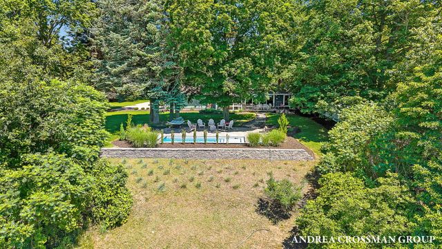 2056 Lakeshore Drive, Ganges Twp, MI 49408