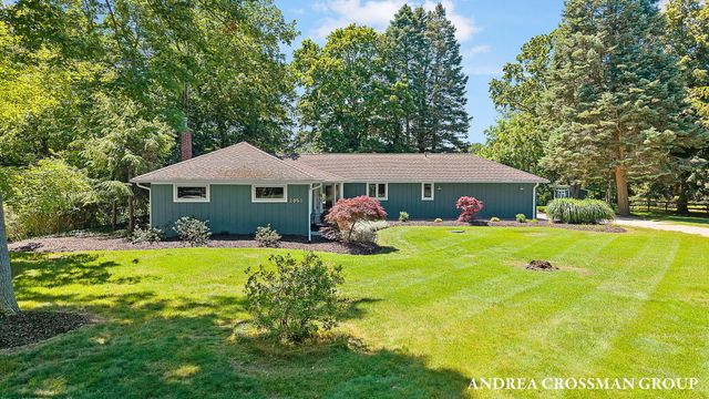 2056 Lakeshore Drive, Ganges Twp, MI 49408